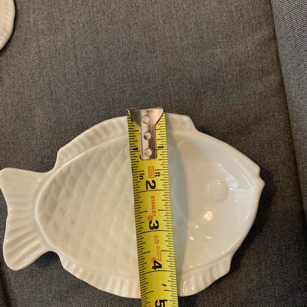 ๐ 7 Piece White Porcelain Fish Plate Set - Picture 12 of 14